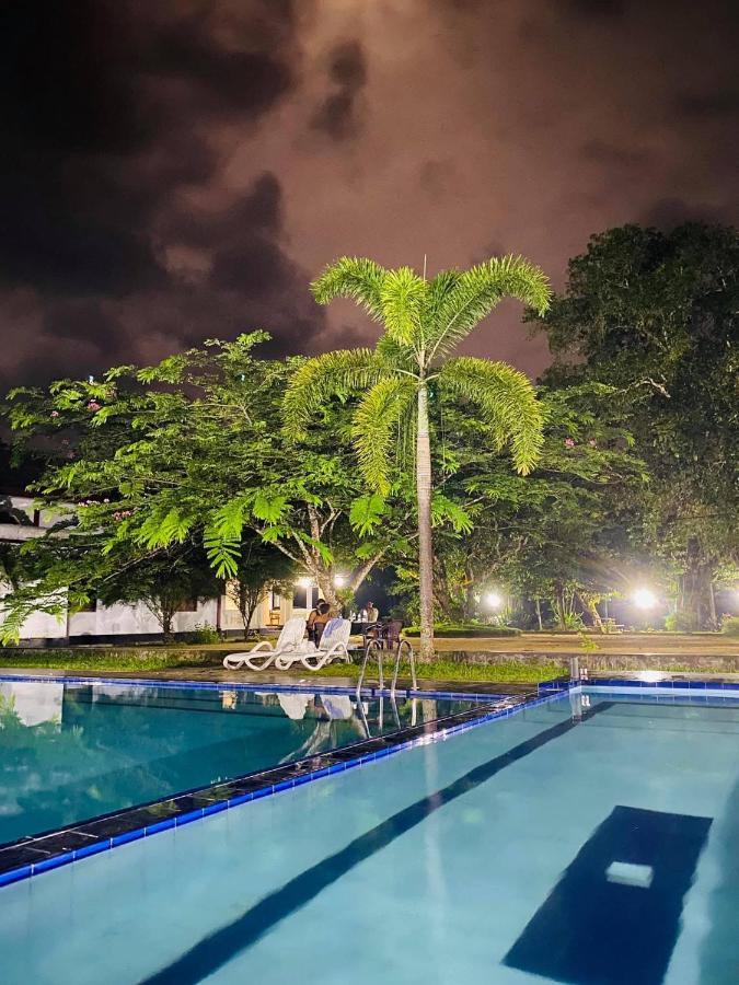 Randiyaepiliyagoda Resort Ависавела Екстериор снимка