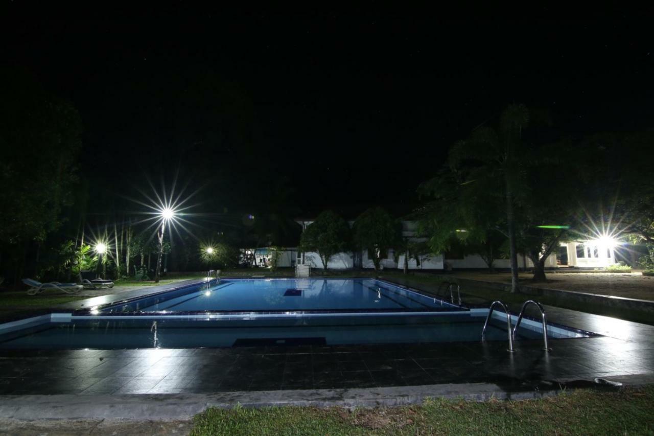 Randiyaepiliyagoda Resort Ависавела Екстериор снимка